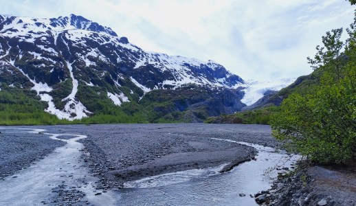 a snow covered mountain