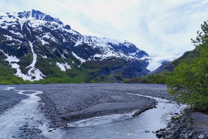 a snow covered mountain