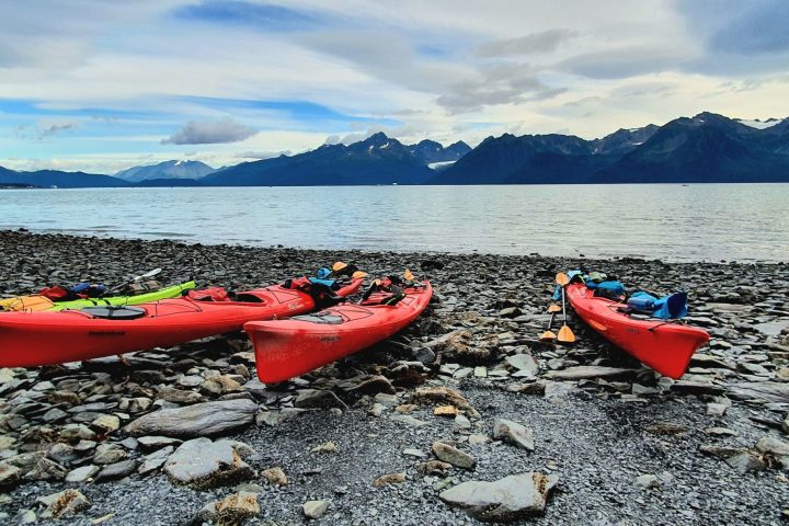 a small boat in a body of water
