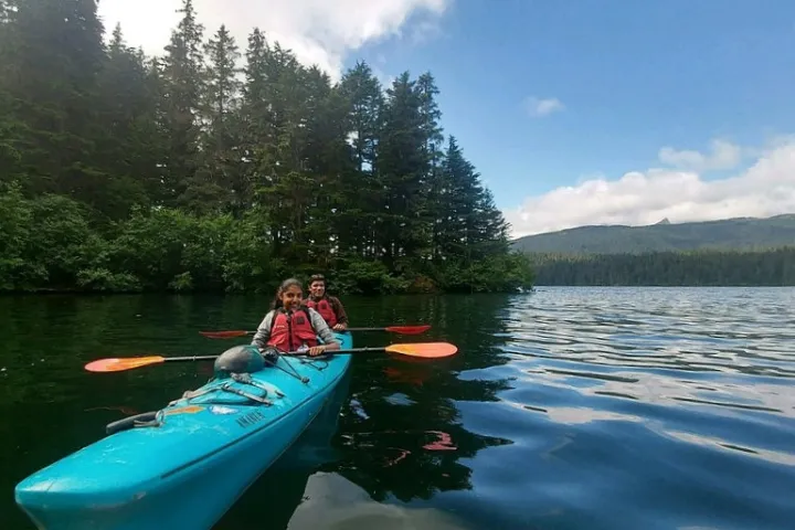 a small boat in a body of water