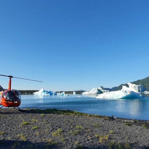 a small boat in a body of water