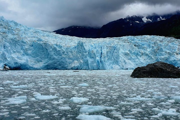 a snow covered mountain